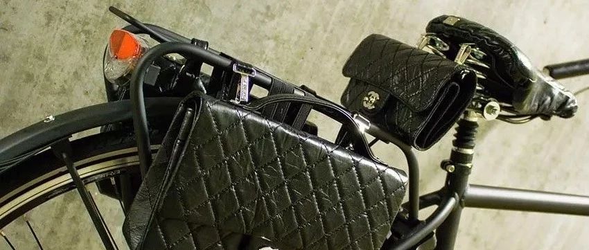 香奈儿卖自行车、爱马仕卖麻将，奢侈品为何也热衷于出周边？