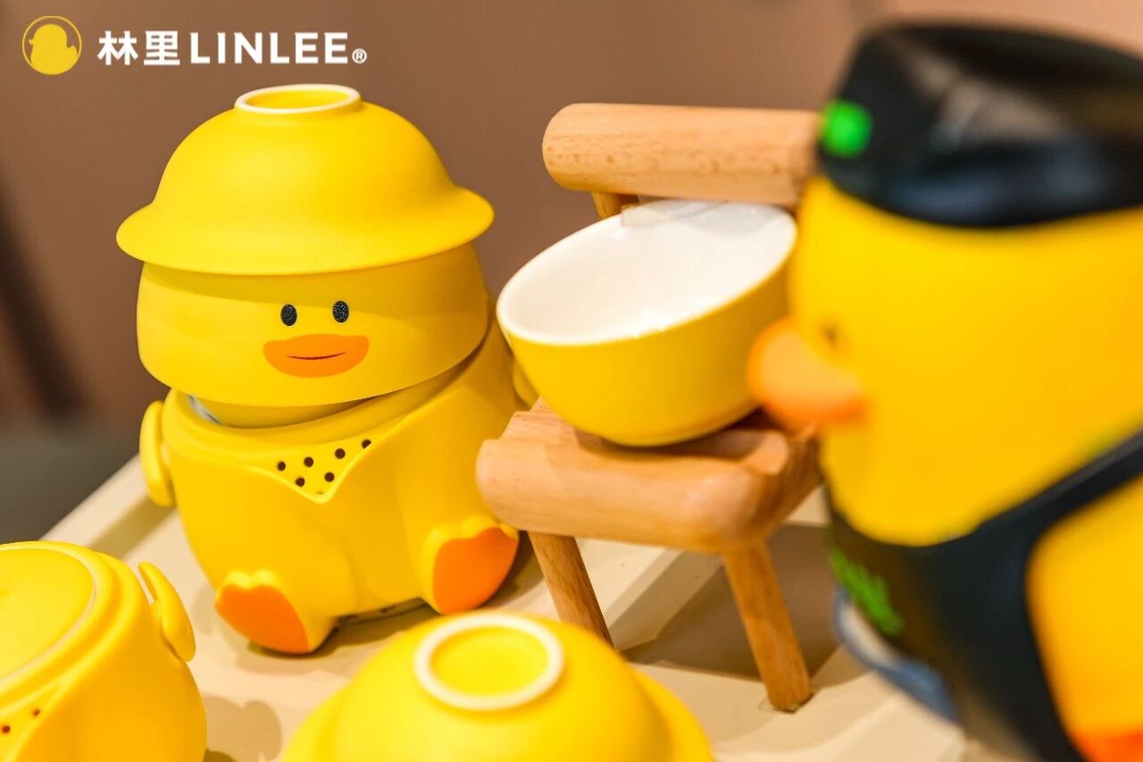 闷声发大财！不卷价格不上市，开店1900家，这家柠檬茶悄悄卖爆！